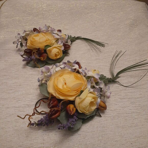 PartyLite P7829 Spring Bouquet Floral Pair Set of 2 Floral Arrangements Candle - Picture 3 of 5